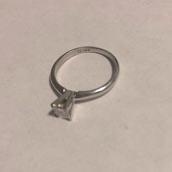 Zales 1/3 CT Princess Solitaire Diamond Ri… - Picture 5 of 6